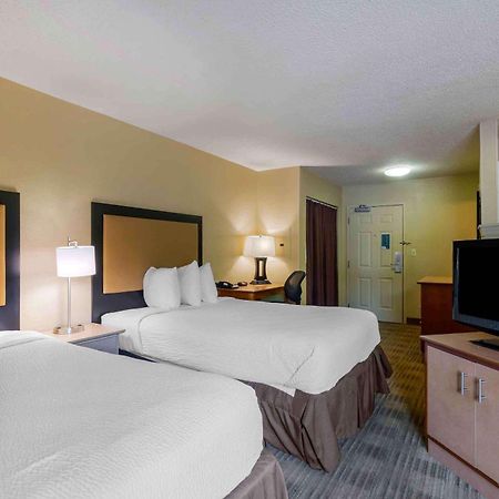 Extended Stay America Select Suites Tampa Airport Memorial Hwy West Chase Exteriör bild