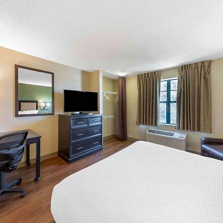 Extended Stay America Select Suites Tampa Airport Memorial Hwy West Chase Exteriör bild