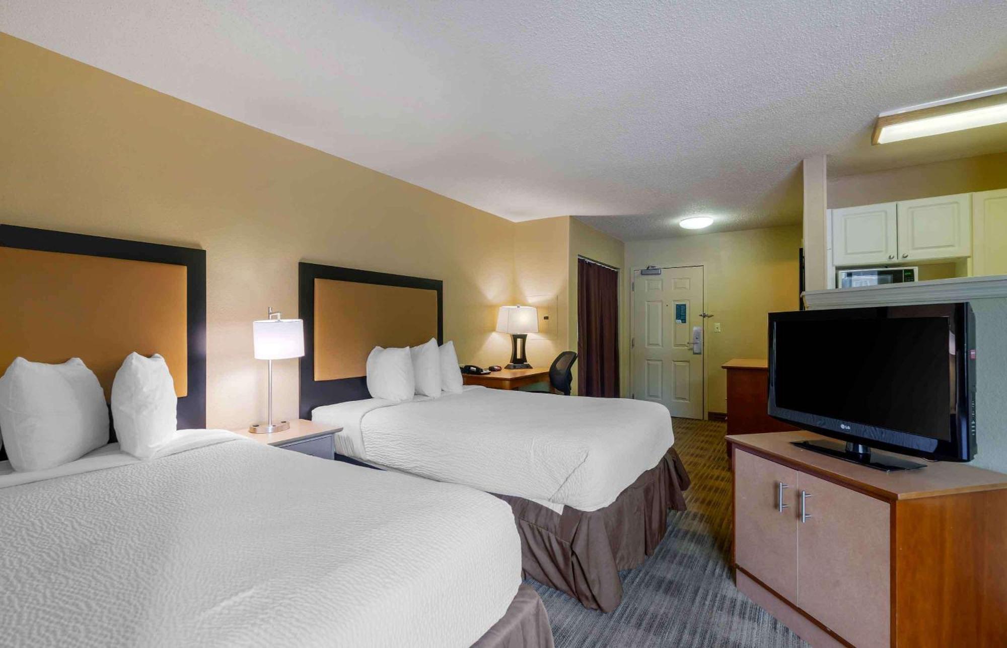 Extended Stay America Select Suites Tampa Airport Memorial Hwy West Chase Exteriör bild