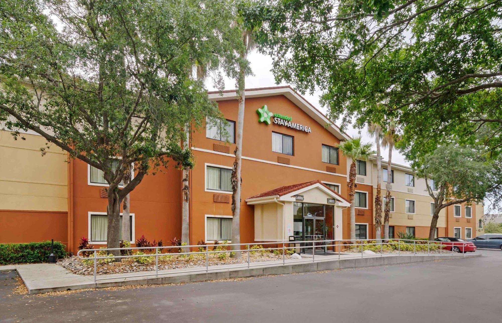 Extended Stay America Select Suites Tampa Airport Memorial Hwy West Chase Exteriör bild