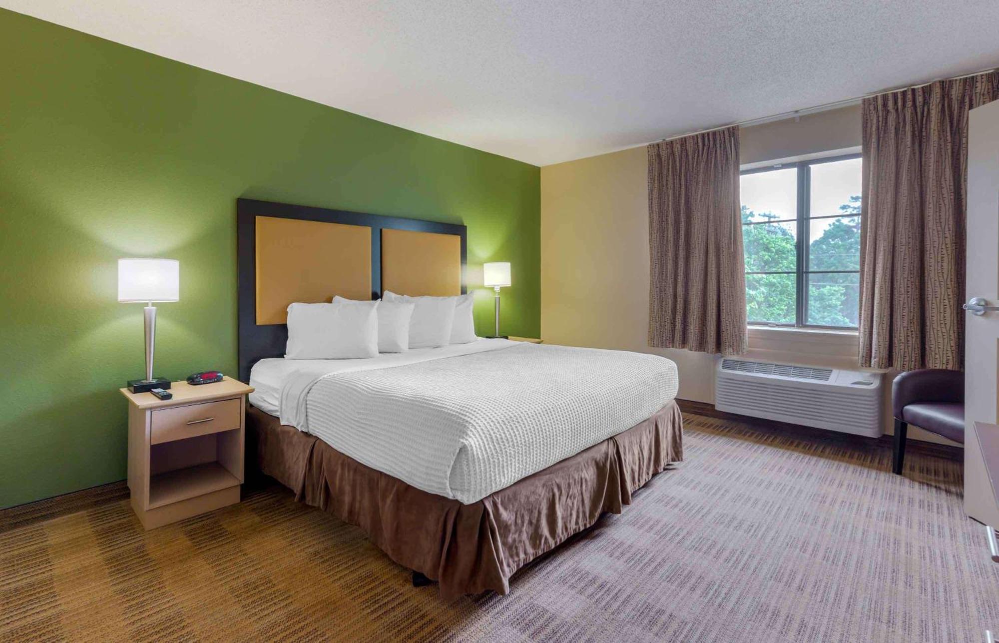 Extended Stay America Select Suites Tampa Airport Memorial Hwy West Chase Exteriör bild