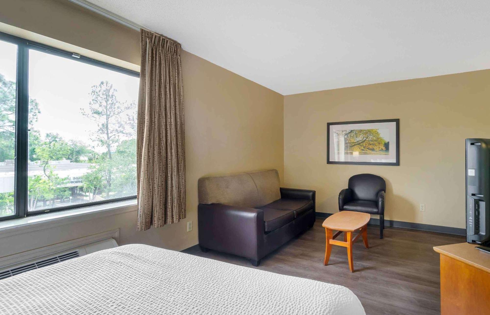 Extended Stay America Select Suites Tampa Airport Memorial Hwy West Chase Exteriör bild