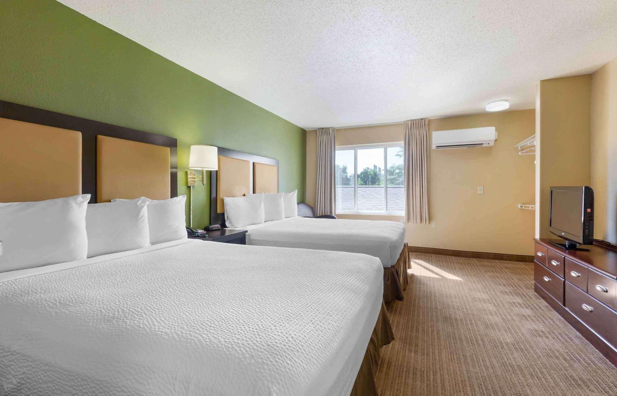 Extended Stay America Select Suites Tampa Airport Memorial Hwy West Chase Exteriör bild